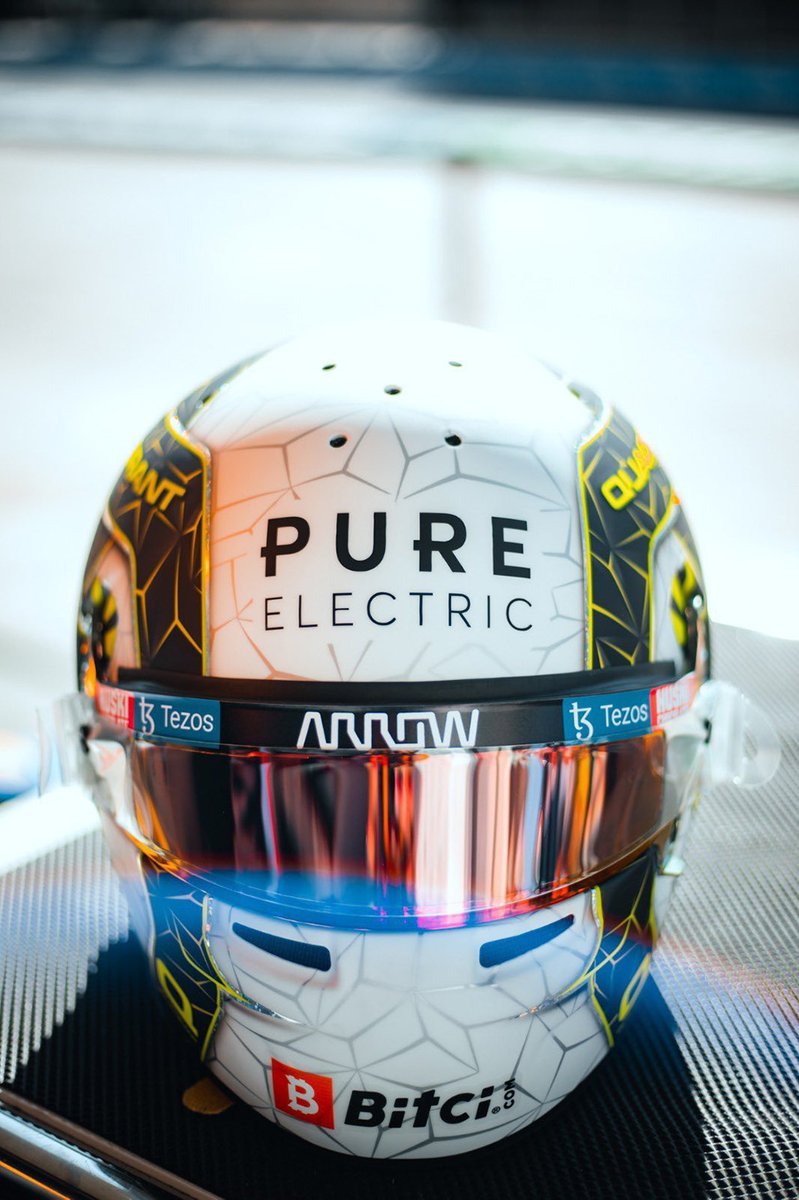 Casco especial de Lando Norris, McLaren