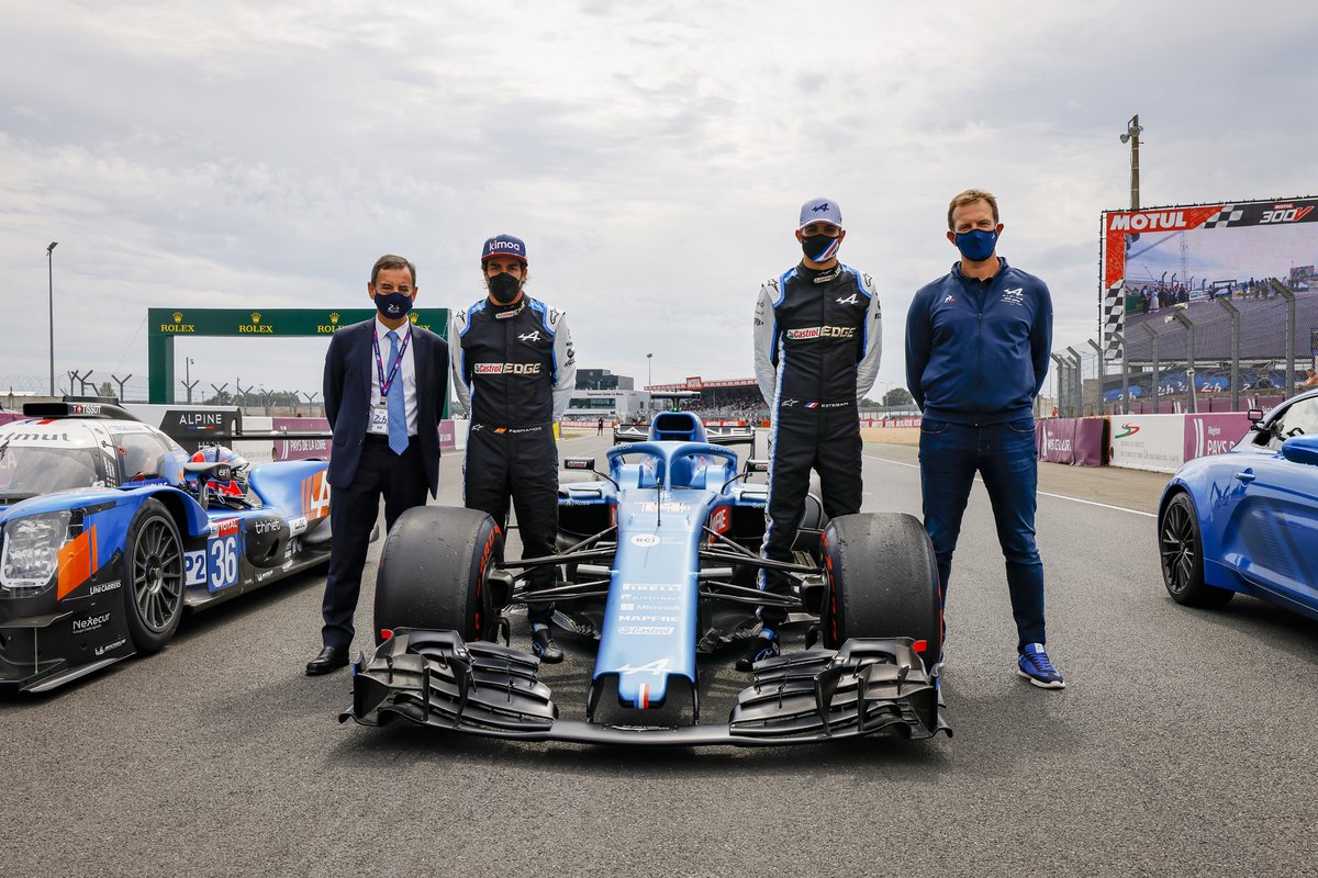 Fernando Alonso, Louis Rossi, Esteban Ocon, Alpine; Pierre Fillon, presidente del ACO