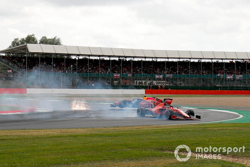 Sebastian Vettel, Ferrari verremt zich en rijdt achter op Max Verstappen, Red Bull Racing RB15