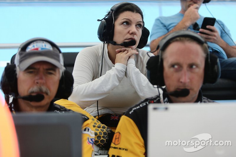 #57 Heinricher Racing w/Meyer Shank Racing Acura NSX GT3, GTD: Katherine Legge