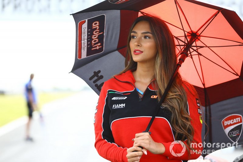 Grid girl