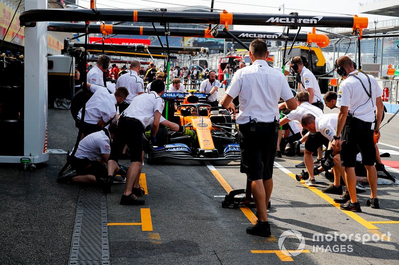 Essais d'arrêt au stand chez McLaren