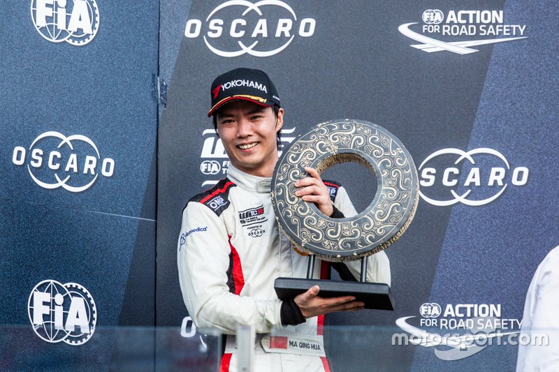 Podio: secondo classificato Ma Qing Hua, Team Mulsanne Alfa Romeo Giulietta TCR