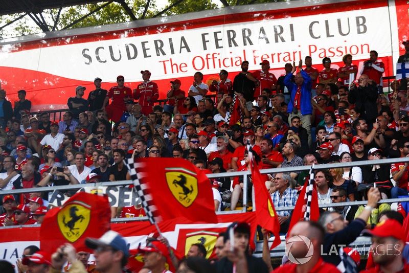 Болельщики Ferrari
