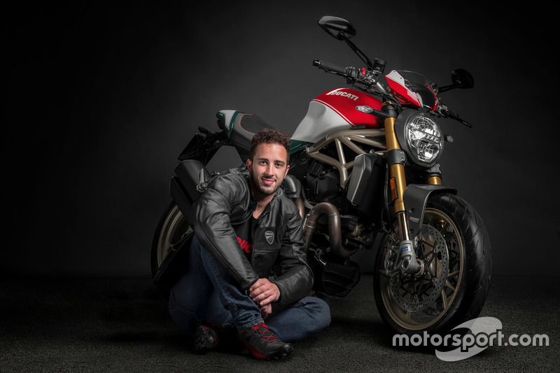 Andrea Dovizioso con il Monster 1200 25° Anniversario