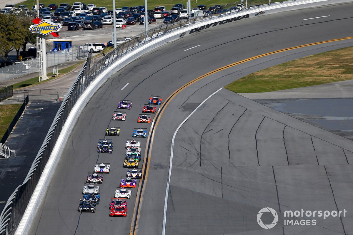 #31 Action Express Racing Cadillac DPi: Chase Elliott, Felipe Nasr, Pipo Derani, Mike Conway, lidera en la salida