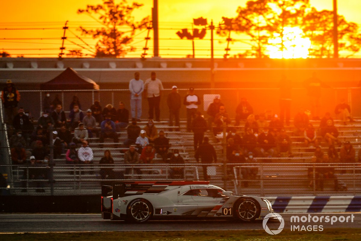 #01 Cadillac Chip Ganassi Racing Cadillac DPi, DPi: Scott Dixon, Renger van der Zande, Kevin Magnussen