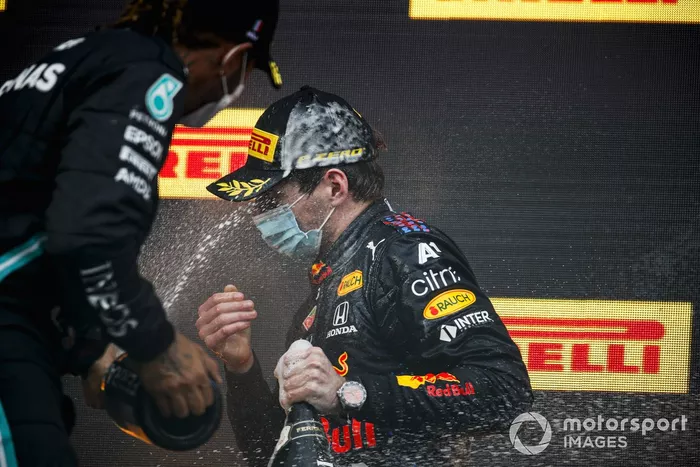 Podio: ganador Max Verstappen, Red Bull Racing