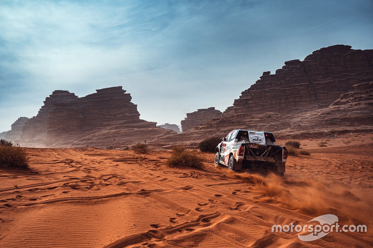 #304 Toyota Gazoo Racing: Giniel De Villiers, Alex Haro