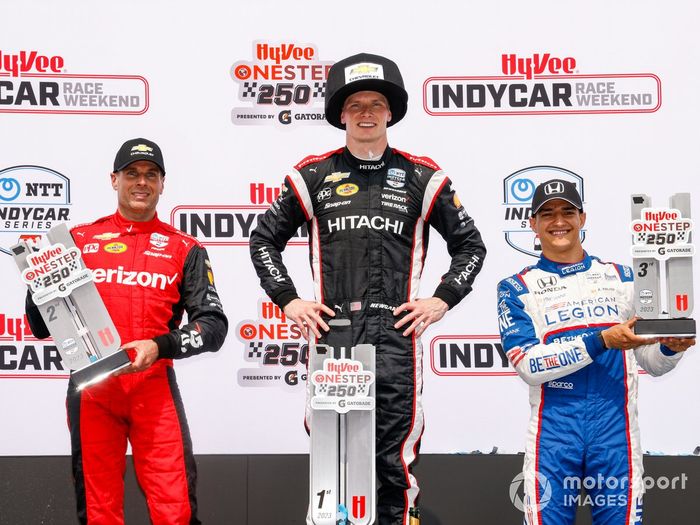 Josef Newgarden, Team Penske Chevrolet, Will Power, Team Penske Chevrolet, Alex Palou, Chip Ganassi Racing Honda podio