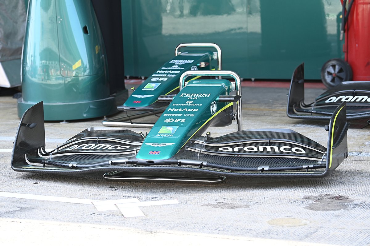 Aston Martin AMR22 nose and front wing detail