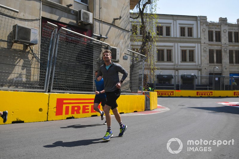 Nico Hulkenberg, Renault F1 Team court sur la piste