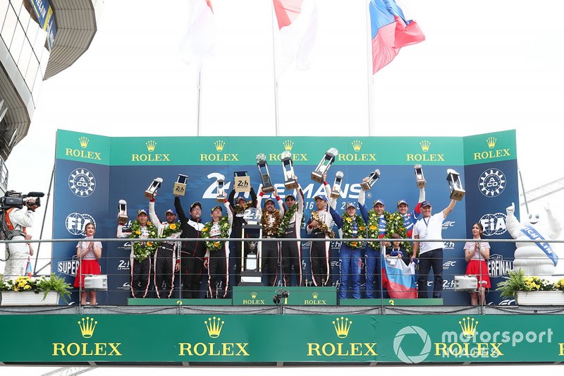 Podium LMP1 : #7 Toyota Gazoo Racing Toyota TS050: Mike Conway, Jose Maria Lopez, Kamui Kobayashi, #8 Toyota Gazoo Racing Toyota TS050: Sébastien Buemi, Kazuki Nakajima, Fernando Alonso, #11 SMP Racing BR Engineering BR1: Mikhail Aleshin, Vitaly Petrov, Stoffel Vandoorne