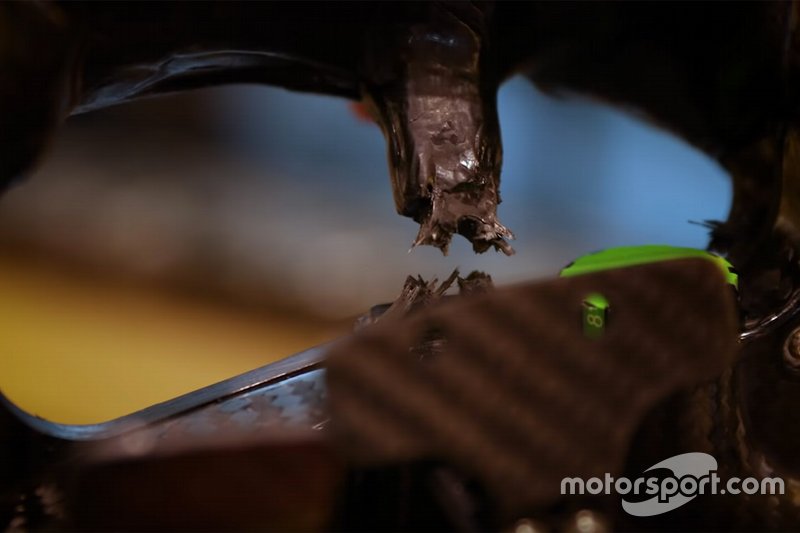 Fernando Alonso's broken steering wheel