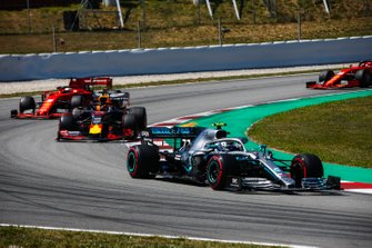 Valtteri Bottas, Mercedes AMG W10, Max Verstappen, Red Bull Racing RB15, Sebastian Vettel, Ferrari SF90, en Charles Leclerc, Ferrari SF90