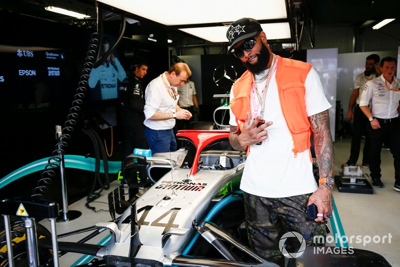 Lewis Hamilton, Mercedes AMG F1, ve P.K. Subban ve Odell Beckham Jr