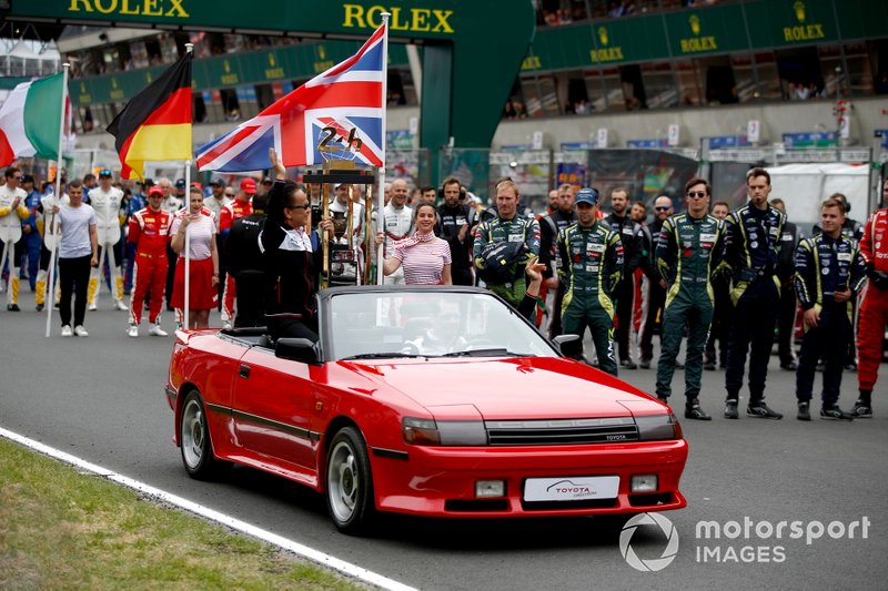 El trofeo de las 24 Horas de Le Mans