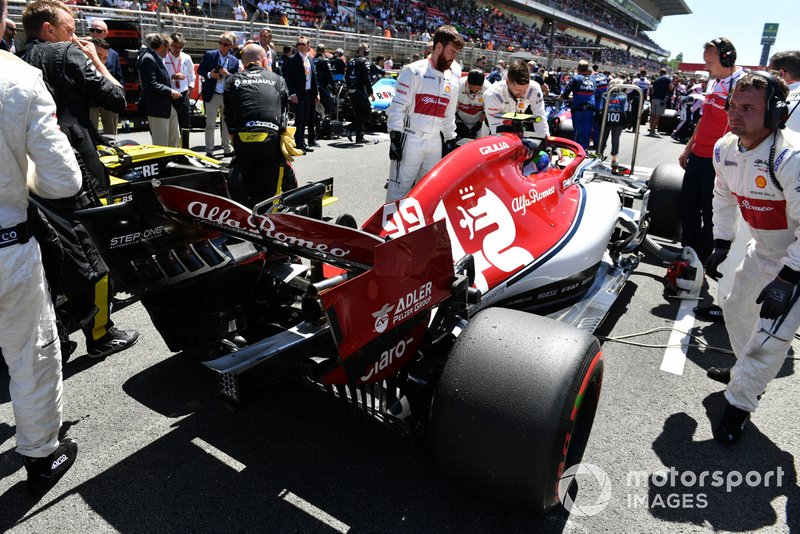 Antonio Giovinazzi, Alfa Romeo Racing C38, on the grid