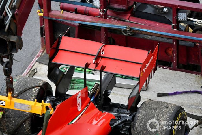 Avería en el coche de Sebastian Vettel, Ferrari SF1000, en los libres
