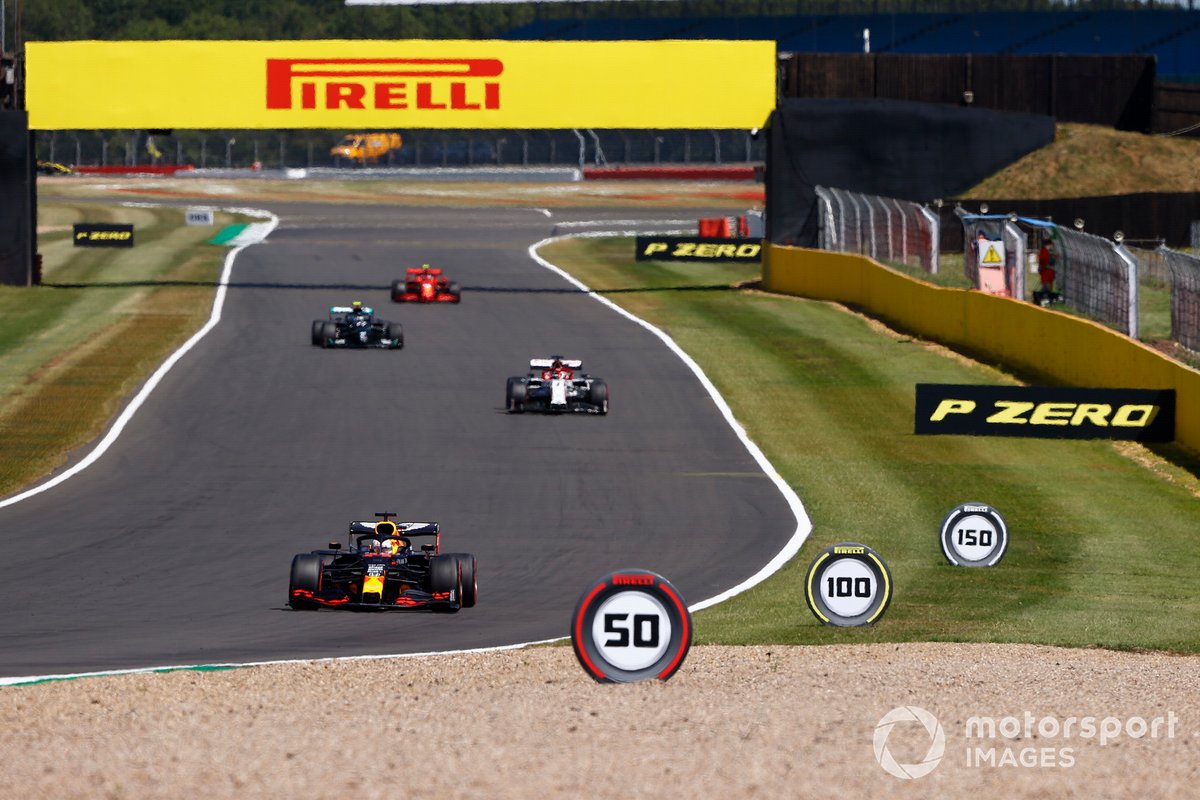 Max Verstappen, Red Bull Racing RB16, Kimi Raikkonen, Alfa Romeo Racing C39, Valtteri Bottas, Mercedes F1 W11, e Charles Leclerc, Ferrari SF1000