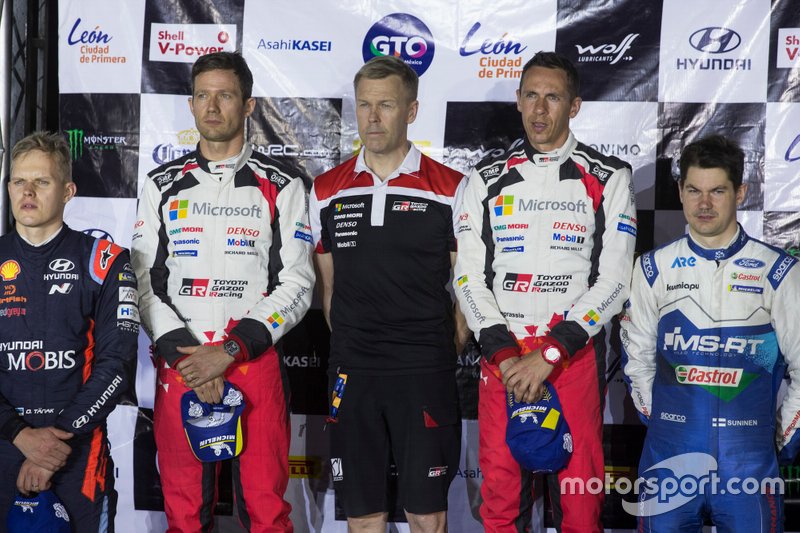 Podio: il vincitore Sébastien Ogier, Julien Ingrassia, Toyota Gazoo Racing WRT Toyota Yaris WRC
