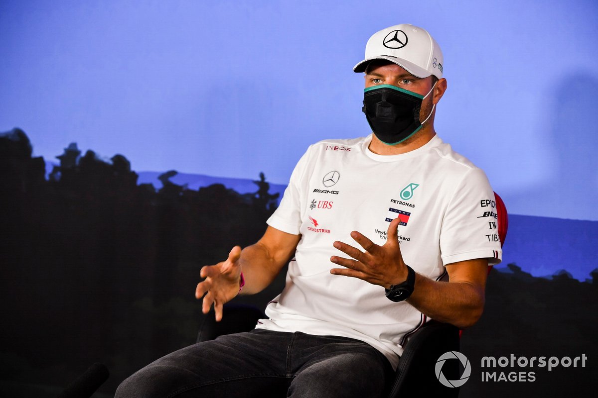 Valtteri Bottas, Mercedes AMG F1 durante la conferenza stampa