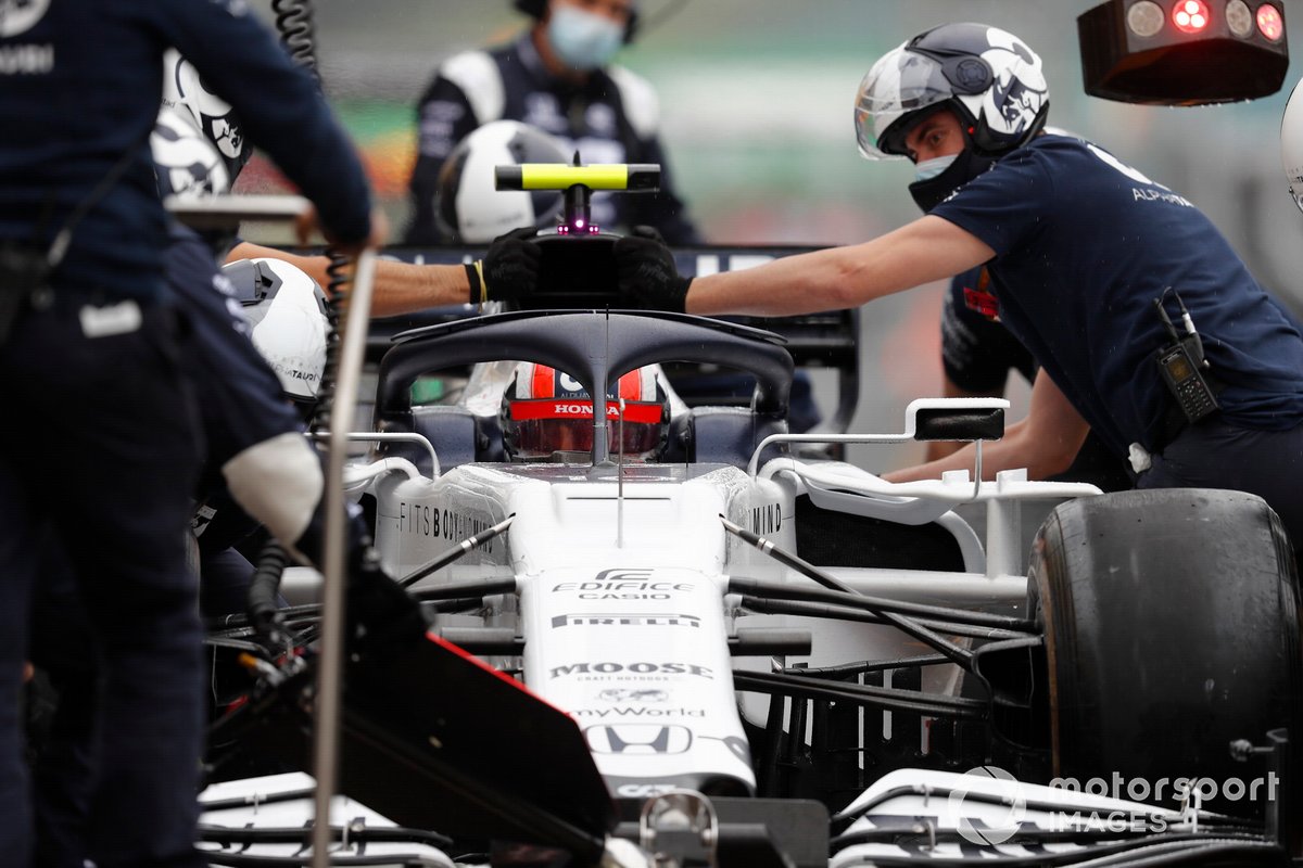 Pierre Gasly, AlphaTauri AT01, in the pits