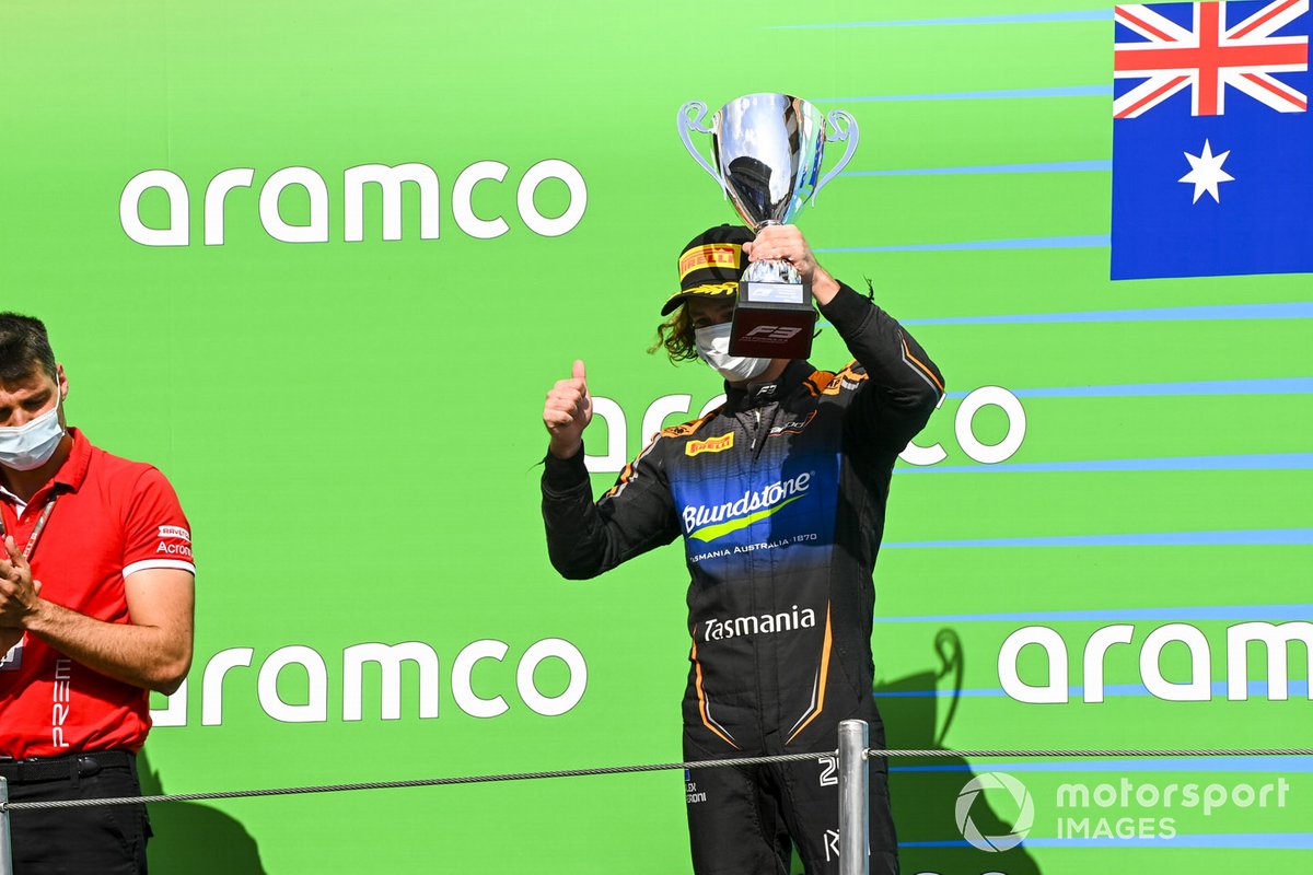 Podio: segundo lugar Alexander Peroni, Campos Racing