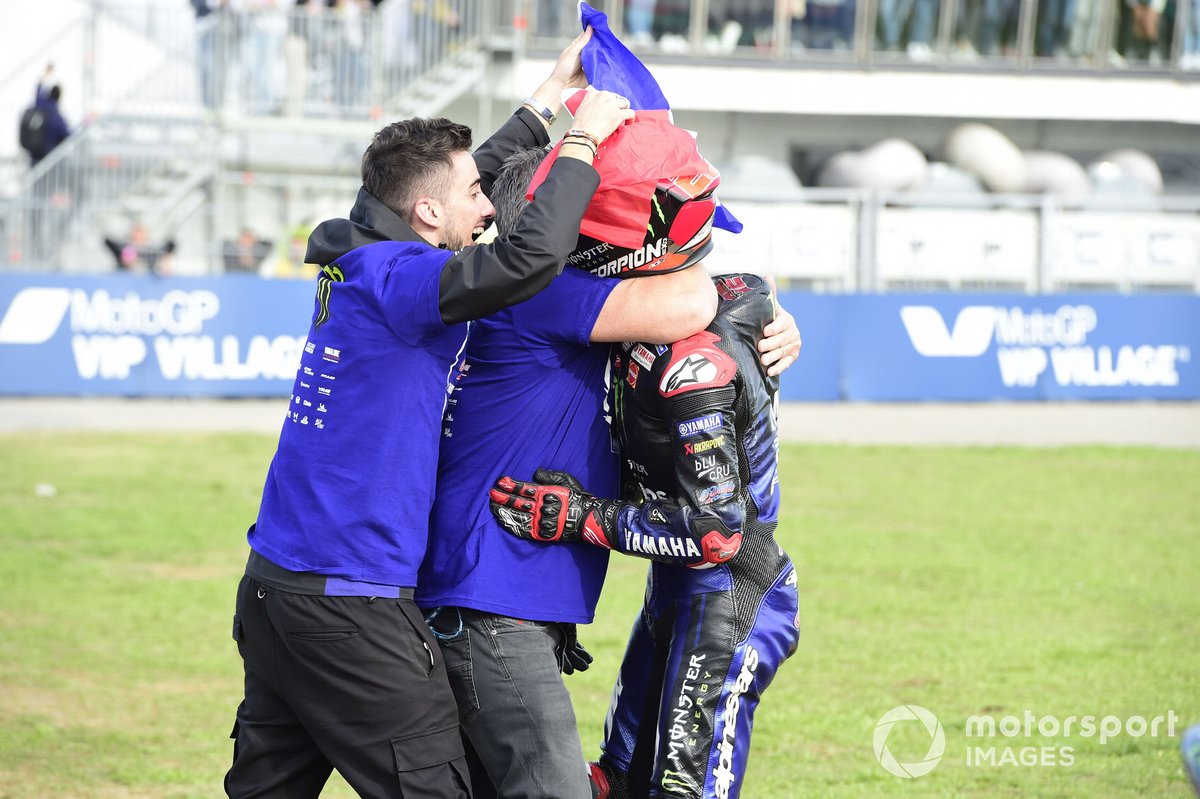 El Campeón del Mundo Fabio Quartararo, Yamaha Factory Racing celebra