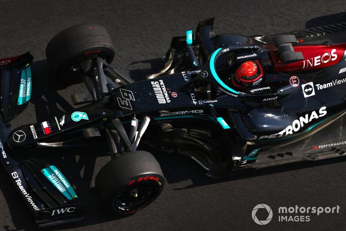 George Russell, Mercedes W10 adaptado (muleto) con los Pirelli de 18 pulgadas 