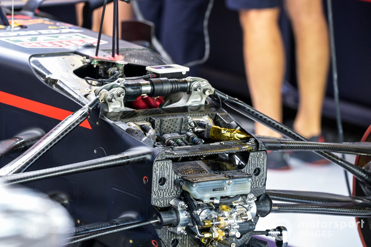 Red Bull Racing RB16B front suspension