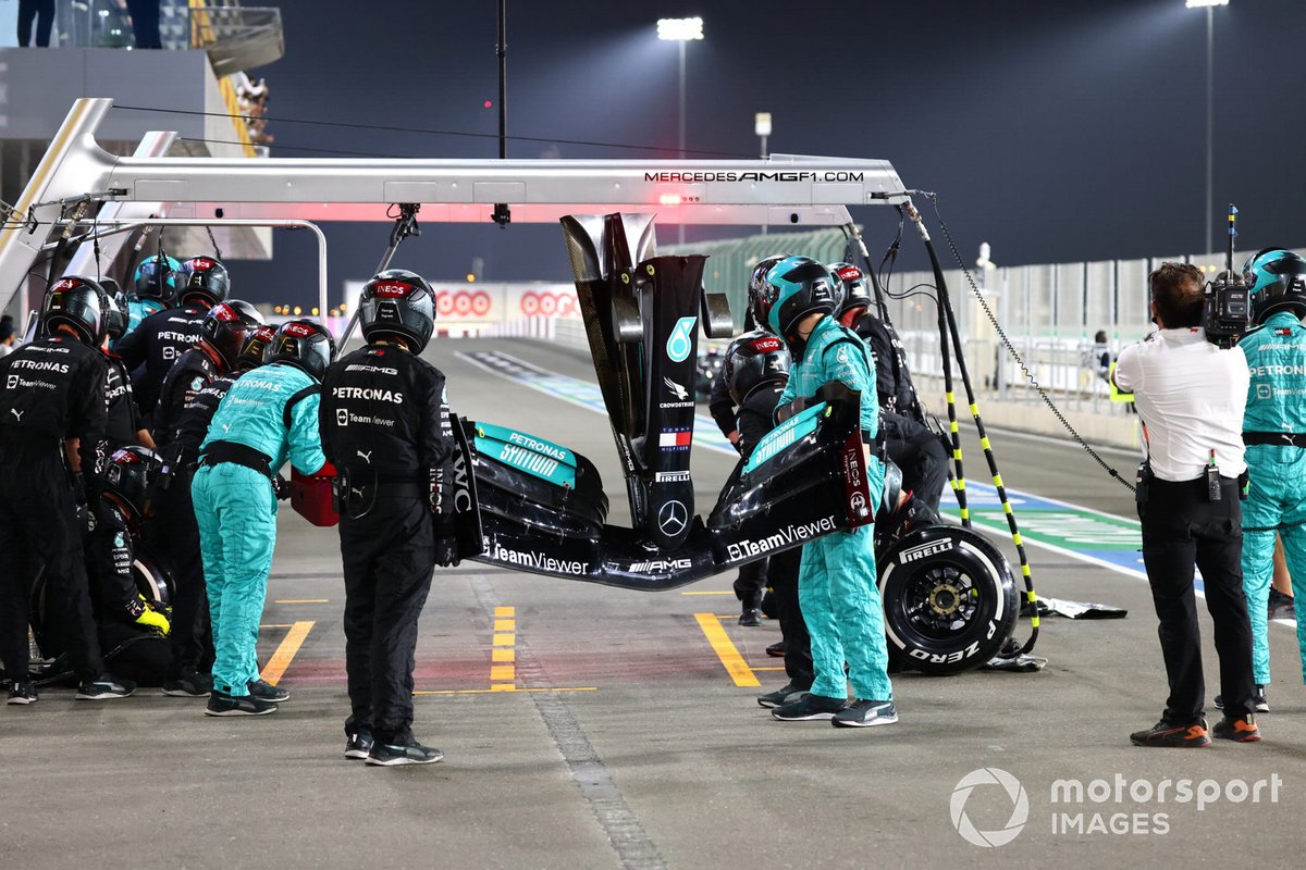 Mercedes, con un nuevo alerón para Valtteri Bottas, Mercedes W12