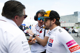 Zak Brown, Executive Director, McLaren Racing, with Fernando Alonso, McLaren