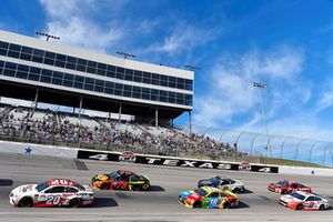 Erik Jones, Joe Gibbs Racing, Toyota Camry Sport Clips and Martin Truex Jr., Furniture Row Racing, Toyota Camry Bass Pro Shops/5-hour ENERGY