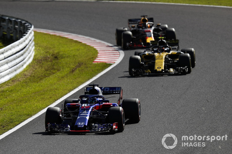Brendon Hartley, Toro Rosso STR13, Carlos Sainz Jr., Renault Sport F1 Team R.S. 18, y Daniel Ricciardo, Red Bull Racing RB14