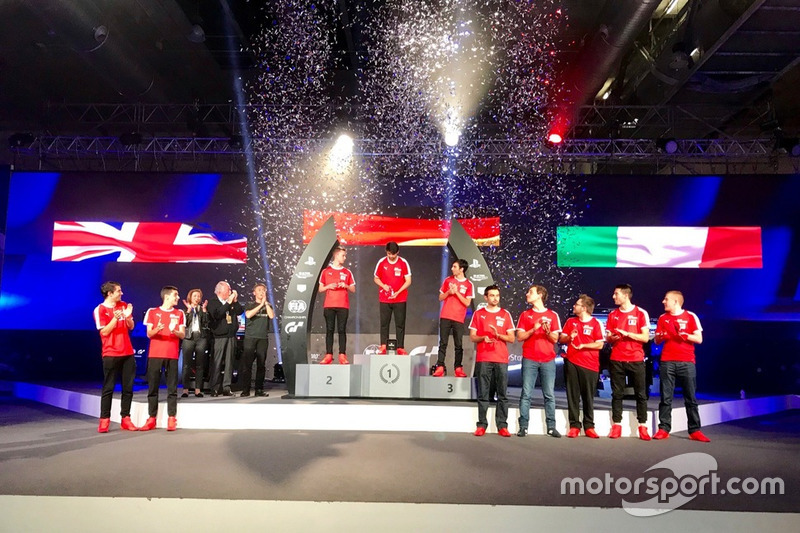 Podio de las finales europeas FIA de Gran Turismo