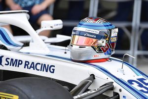 Le casque de Sergey Sirotkin, Williams Racing lors de la photo de fin d'année de Williams Racing