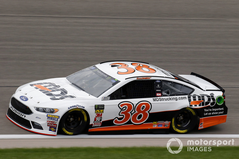 28. David Ragan, Front Row Motorsports, Ford Fusion MDS Transport