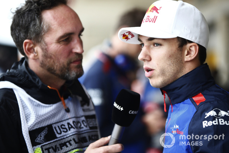 Pierre Gasly, Scuderia Toro Rosso, talks with Franck Montagny of Canal+ TV.