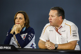 Claire Williams, Takım Patronu Vekili, Williams Racing, ve Zak Brown, Direktör, McLaren Racing, basın toplantısında