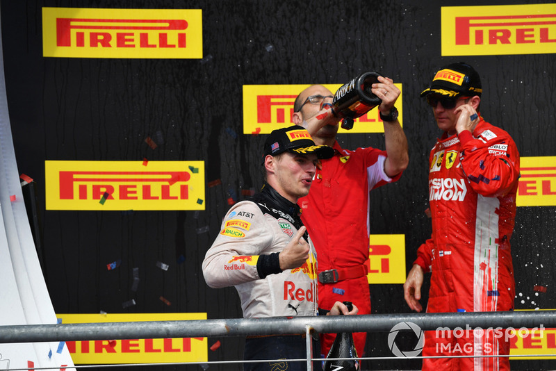 Podio: segundo lugar Max Verstappen, Red Bull Racing, ganador de la carrera Kimi Raikkonen, Ferrari y tercer lugar Lewis Hamilton, Mercedes AMG F1