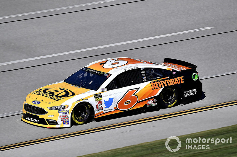 24. Trevor Bayne, Roush Fenway Racing, Ford Fusion AdvoCare Rehydrate