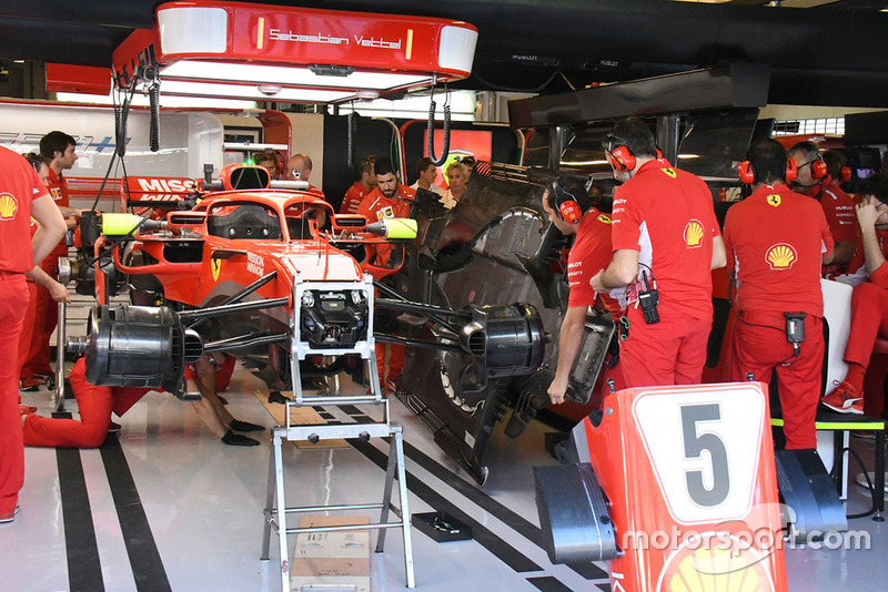 Equipo de Ferrari y detalle técnico