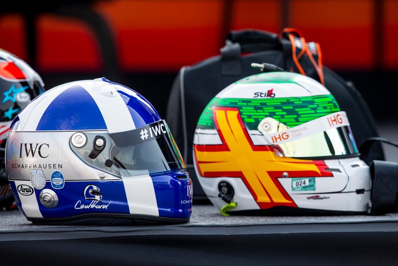 Les casques de David Coulthard et Andy Priaulx