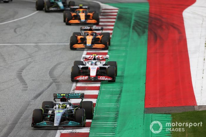 Lewis Hamilton, Mercedes W13, Mick Schumacher, Haas VF-22 