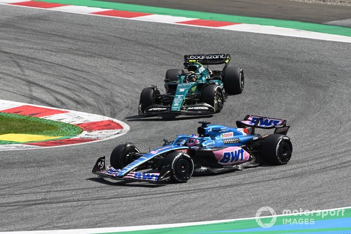 Fernando Alonso, Alpine A522, Sebastian Vettel, Aston Martin AMR22