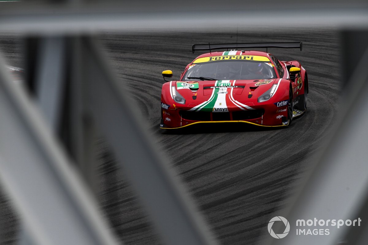 #52 AF Corse Ferrari 488 GTE EVO: Daniel Serra, Miguel Molina