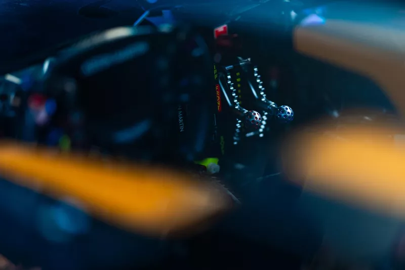 #009 Aston Martin Thor Team Aston Martin Valkyrie : Alex Riberas, Marco Sorensen, Roman De Angelis