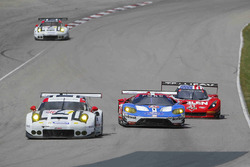 #911 Porsche Team North America Porsche 911 RSR: Nick Tandy, Patrick Pilet, #67 Chip Ganassi Racing