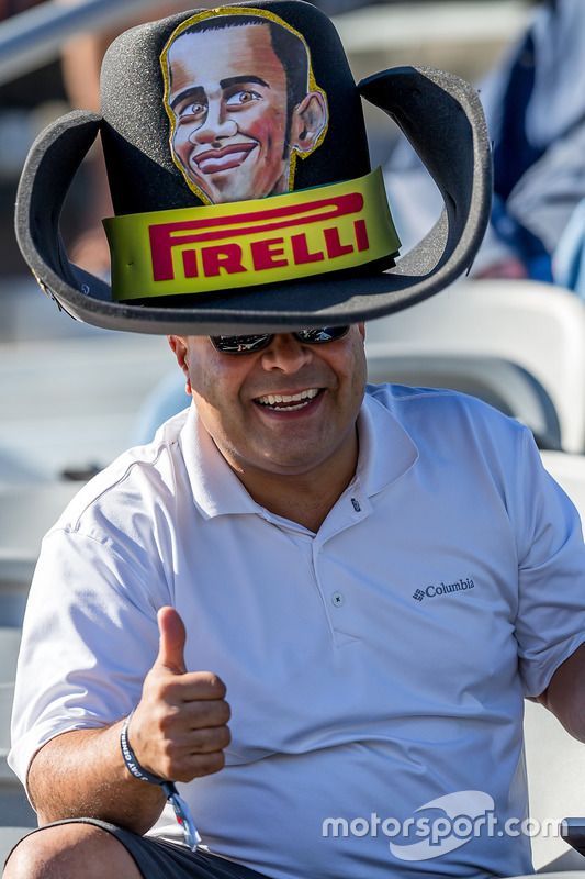 Un fan de  Lewis Hamilton, Mercedes AMG F1